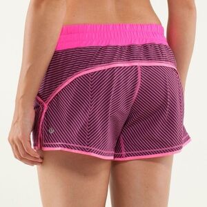 Lululemon Shake & Break Short Hyper Stripe Raspberry Glo Light Size 6